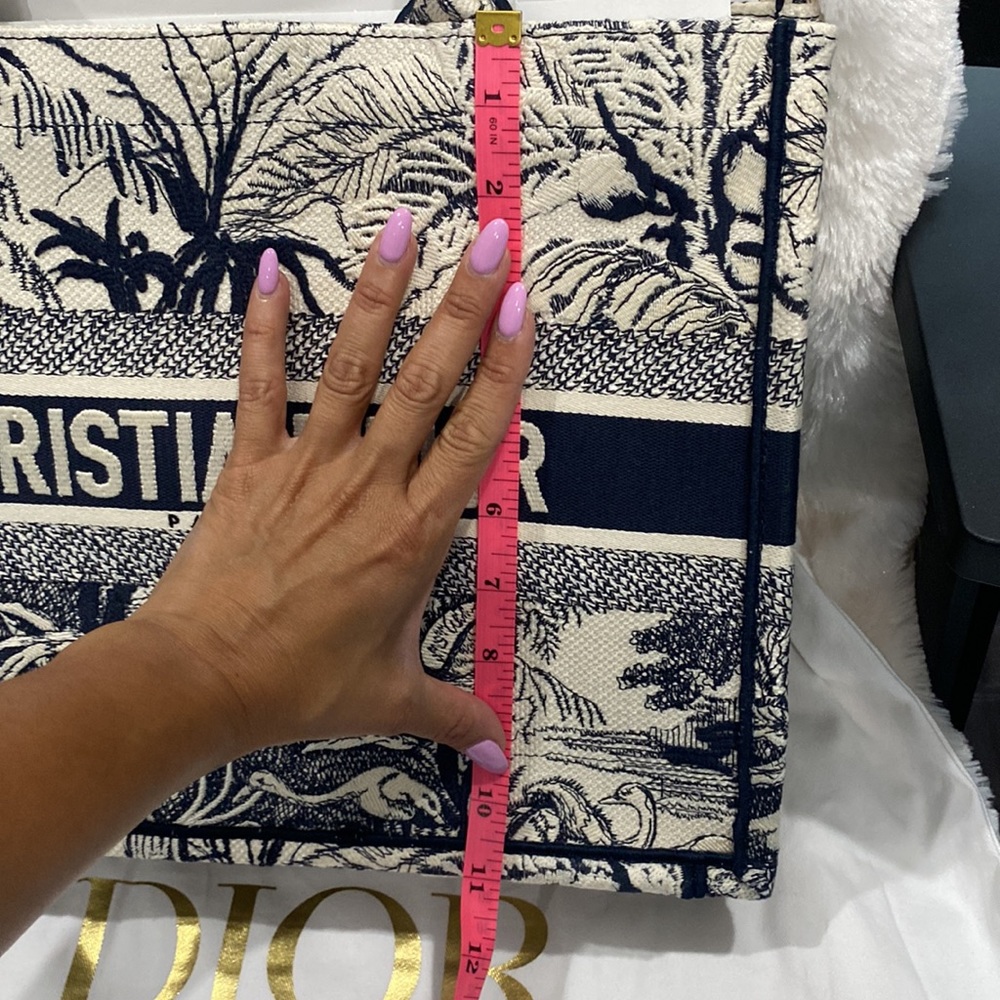 ‼️‼️SOLD‼️‼️Christian Dior tote - Picture 12 of 14